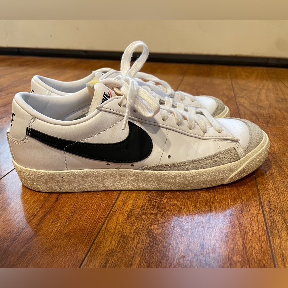 Excellent condition Nike Blazer Low, M7/W8.5